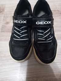 Buty chłopięce Geox rozmiar 30