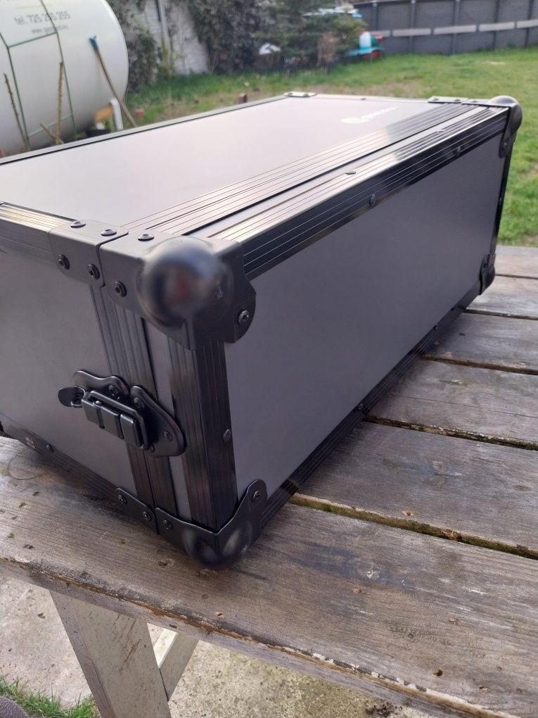 Case rack 4u shallow 22cm od szyny nowy
