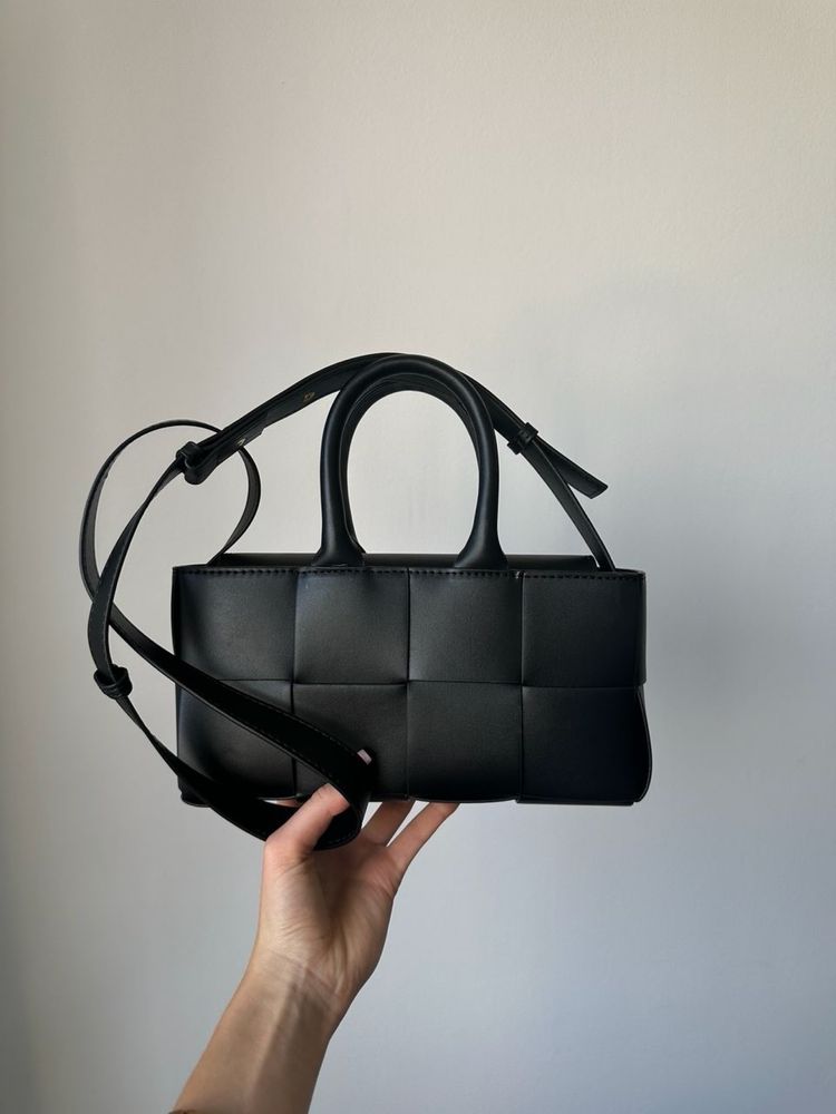 Сумка Bottega Veneta Mini Arco Tote Bag шкіра | чорна