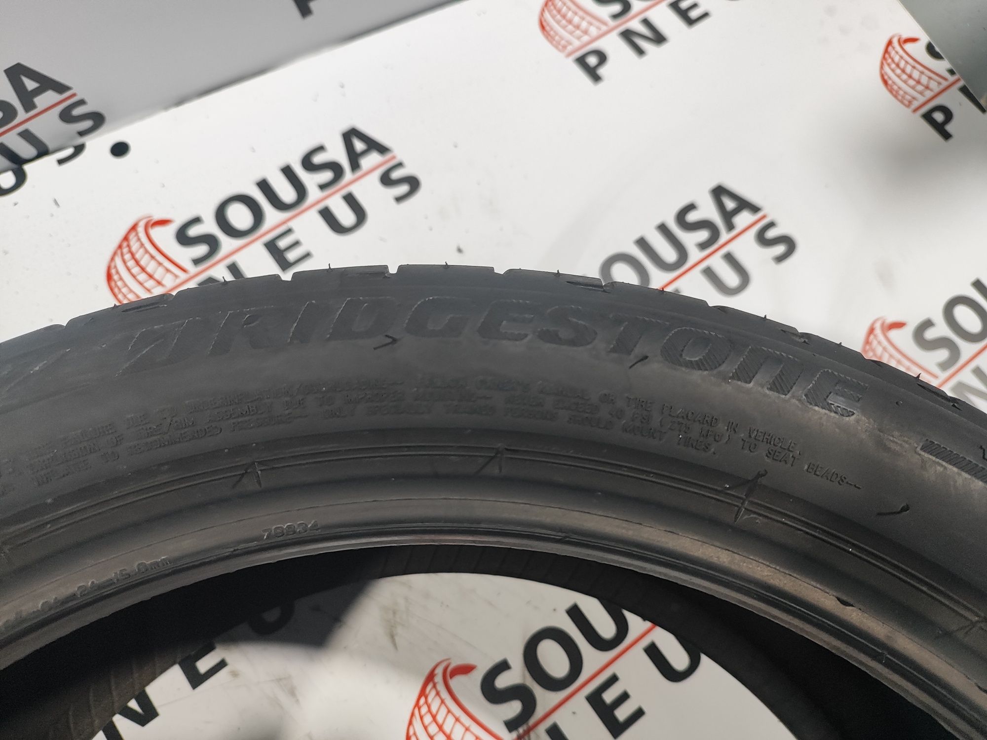 2 pneus semi novos 245-40R18 Bridgestone - Oferta dos portes