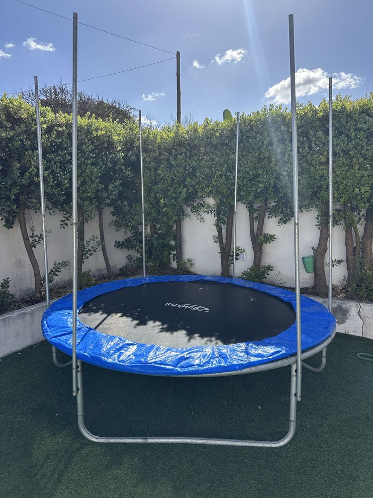 Trampolim jardim