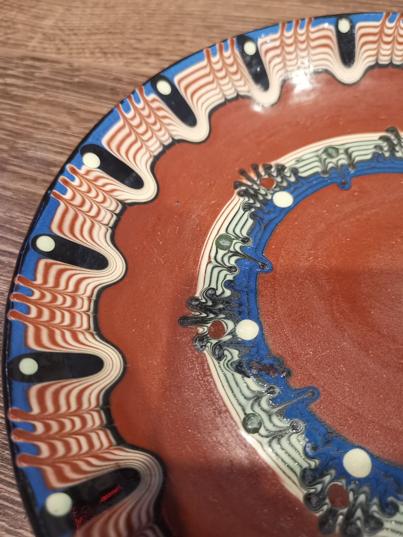 Ceramiczny ręcznie malowany talerzyk na ścianę