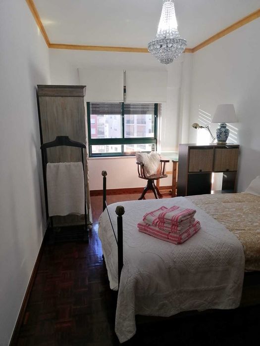 Aluguer Quarto, Massamá Próximo Estação, 1 Senhora, Despesas Incluídas