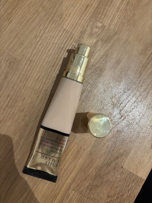 Podkład Estee Lauder Futurist Hydra Rescue, 1N0 porcelain