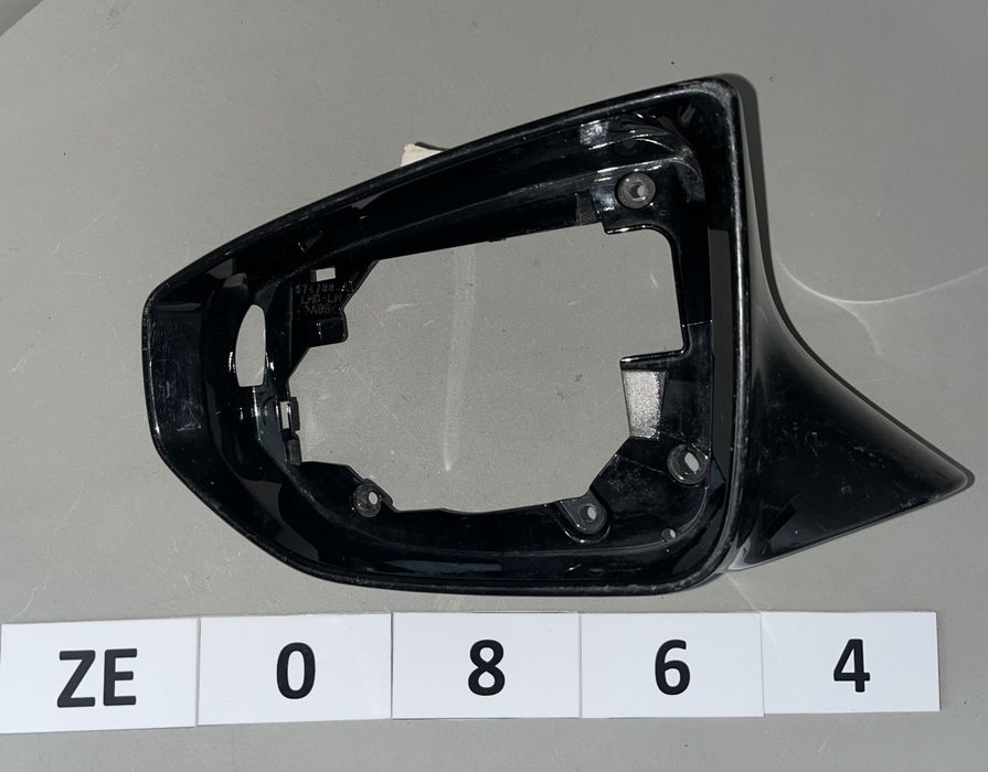 Toyota Lexus UX200 18- Корпус дзеркала LH ZE0864  8794A11020C0