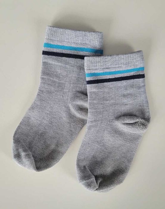 Skarpetki szare dziecięce r. 23-24
