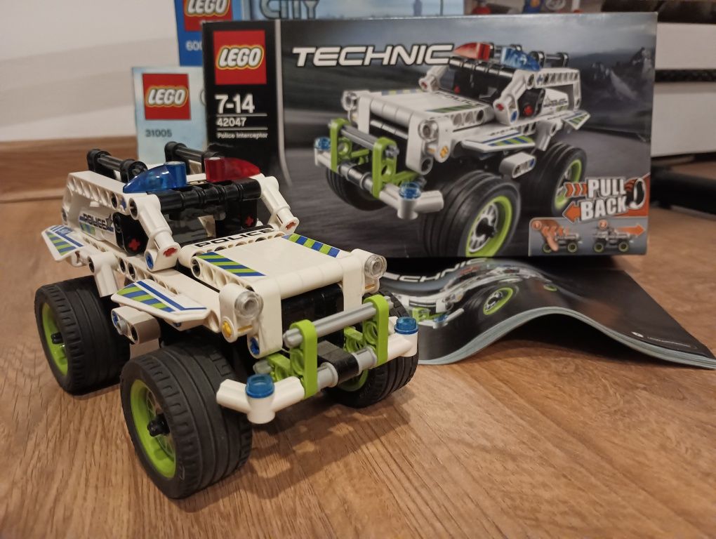 LEGO Technic 42047 samochód policyjny