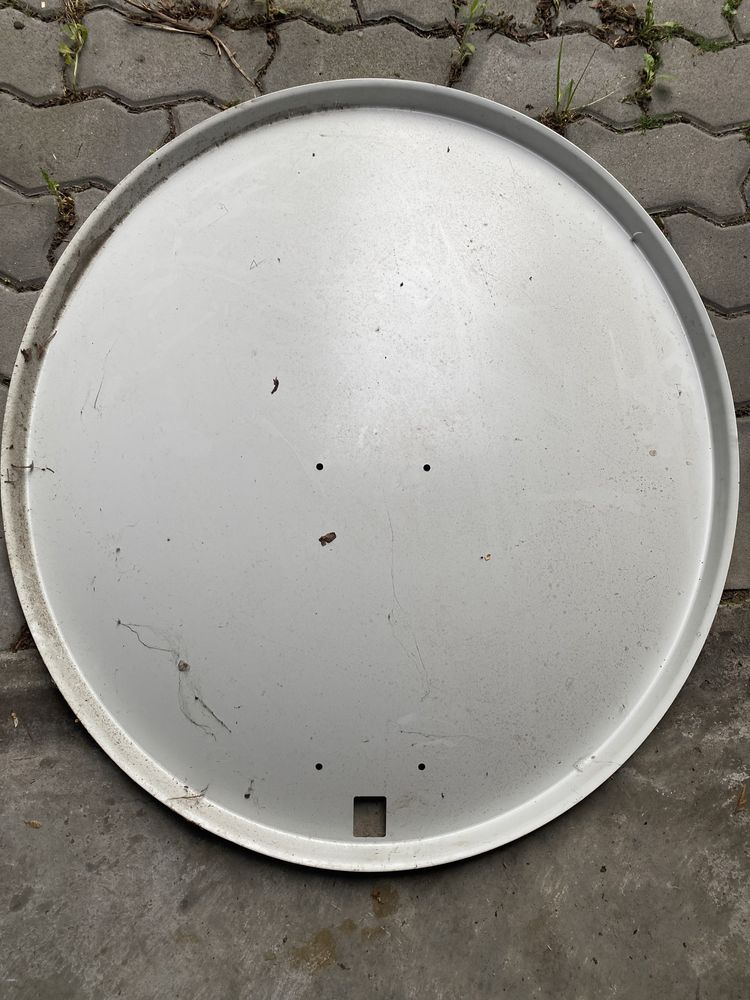 Antena satelitarna