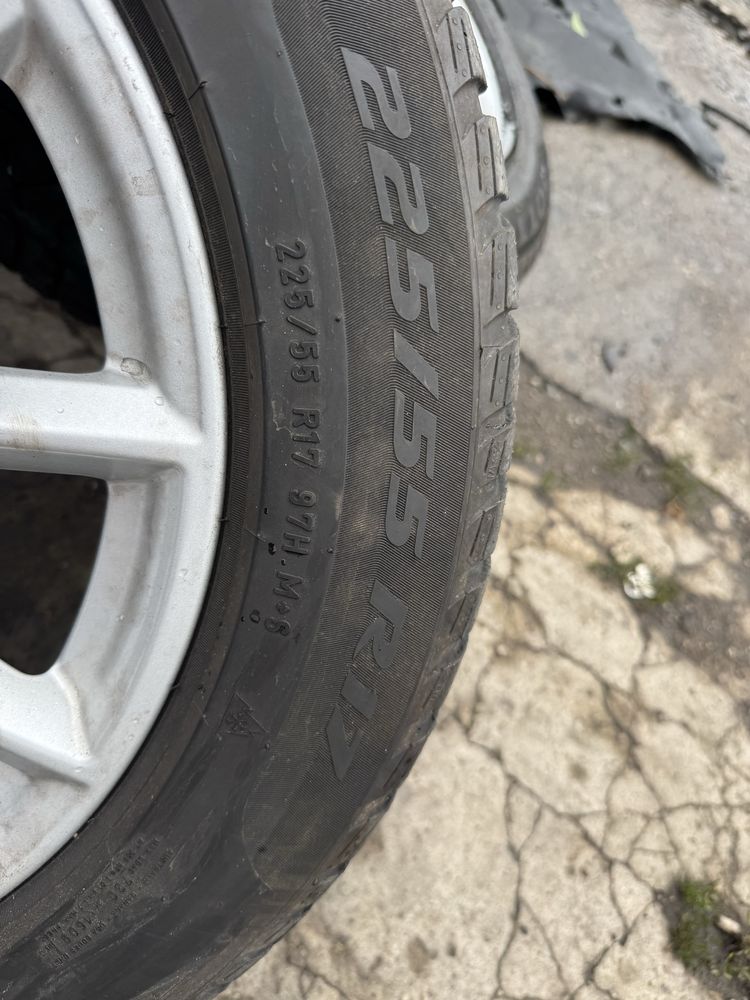 BMW F39 F48 Alufelgi 17 z oponami wzór 560