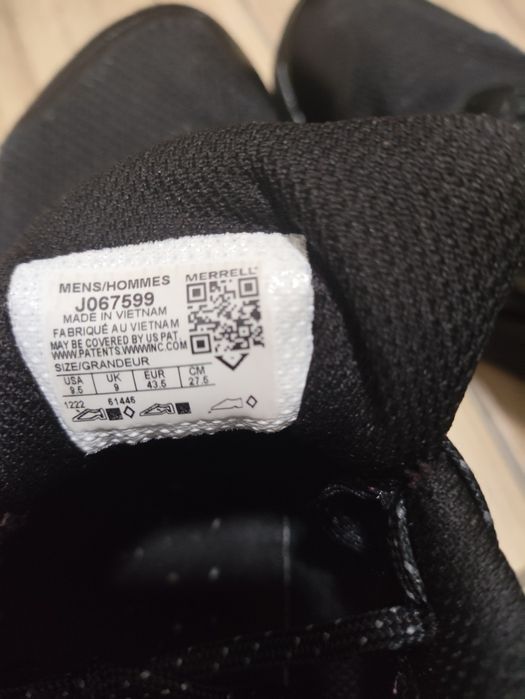 Продам нові кросівки Merrell 43.5  не підійшов розмір.