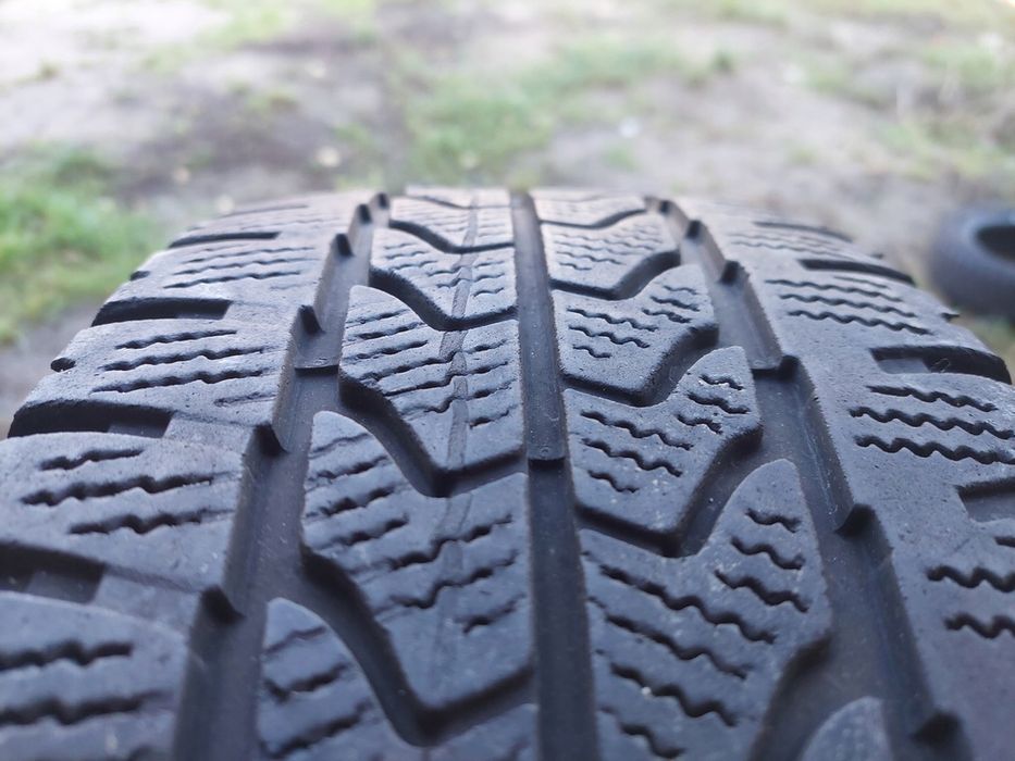 OPONA 215/65R16C GOODYEAR ULTRAGRIP CARGO 2022r 6-6,7mm 2022r (D128)