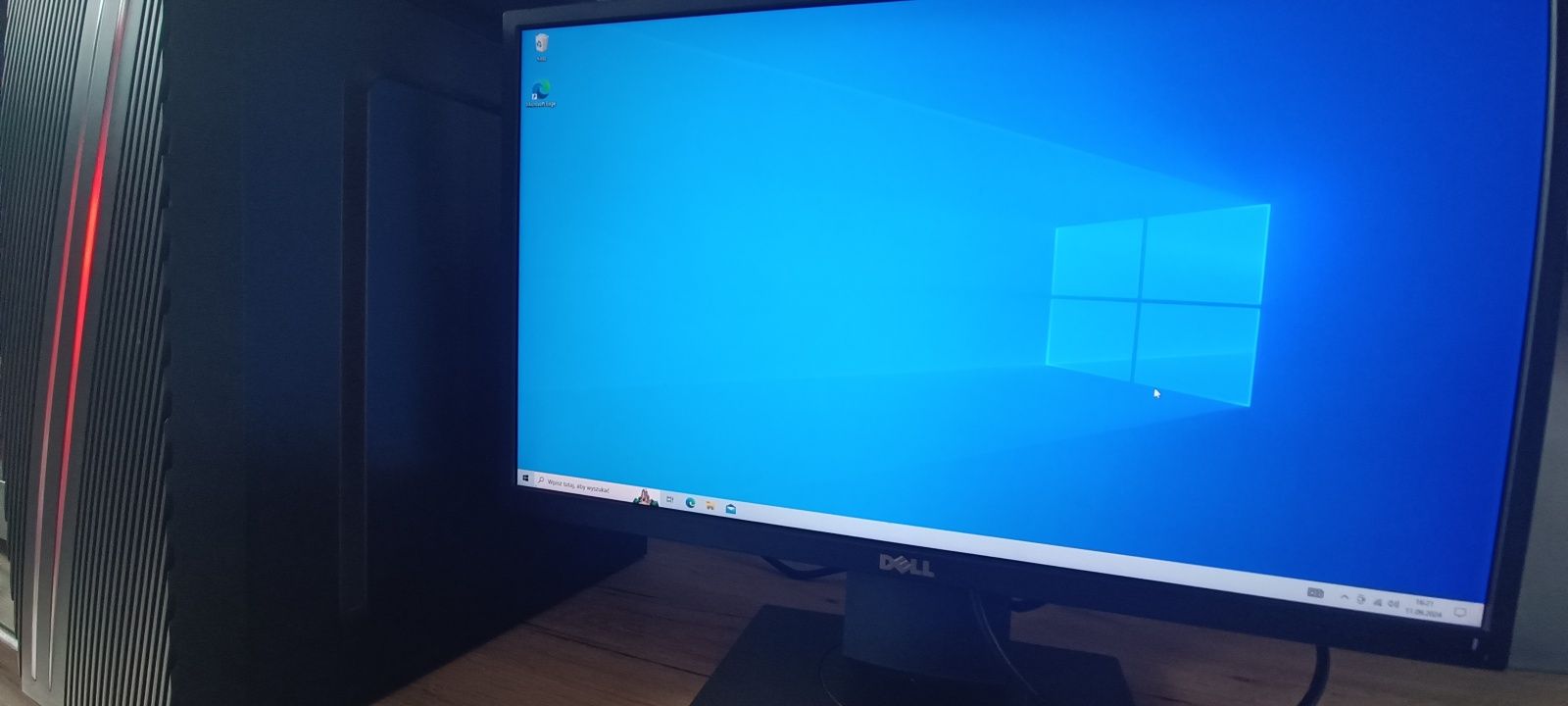 Komputer stacjonarny z monitorem Dell