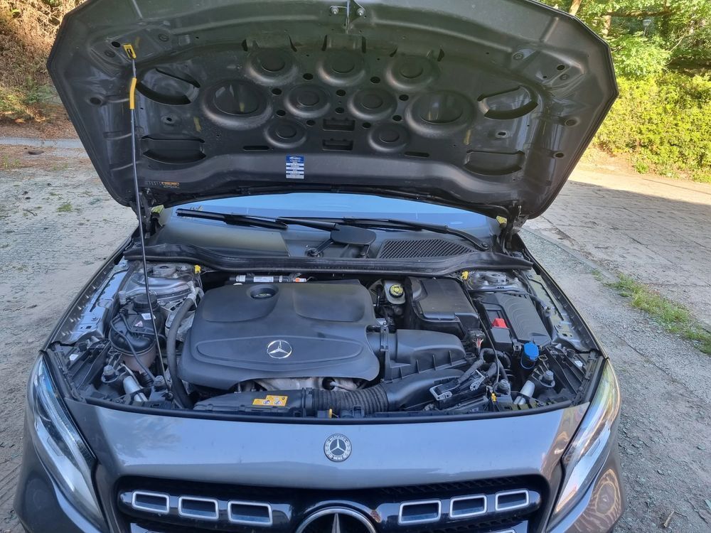 Mercedes-Benz GLA Sprzedam Mercedes GLA 200