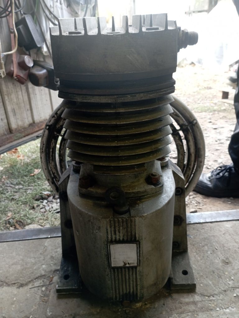 Компрессор Midco C 90410. Голова компрессора. Компрессор