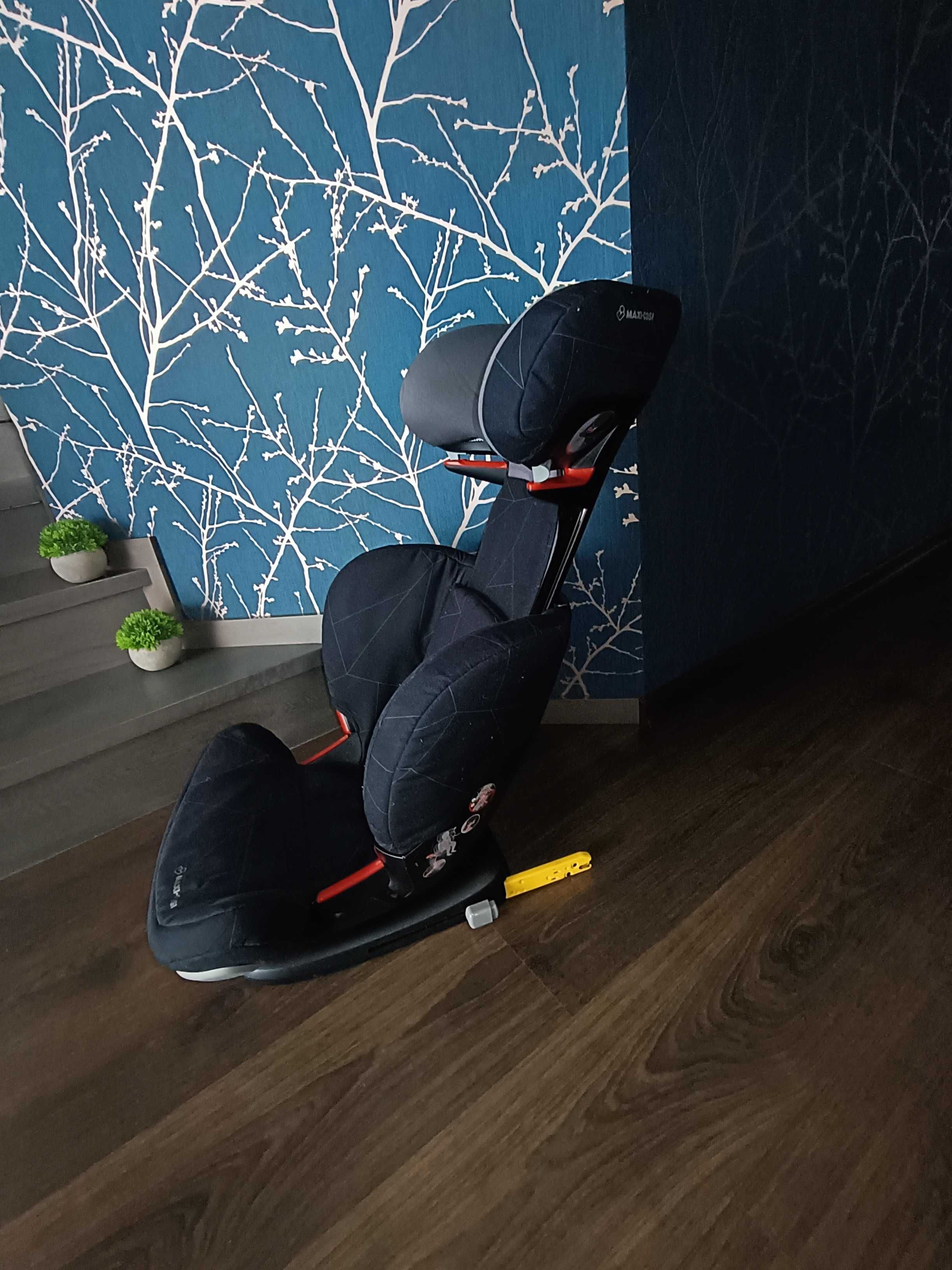 Sprzedam foteliki Maxi Cosi Redifix -isofix