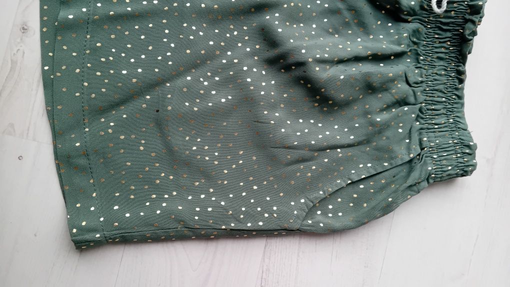 Krótkie spodenki H&M 170 w zlote kropki