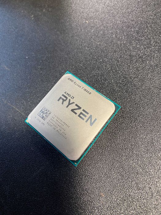 AMD Ryzen 7 1800X 3.6GHz, RGB Wraith Prism Cooler
