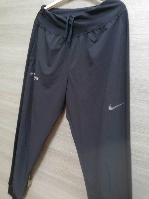Spodnie dresowe Nike rozm. M