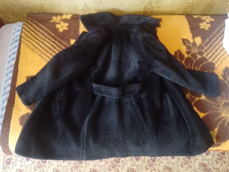 Продається шуба цегейкова.