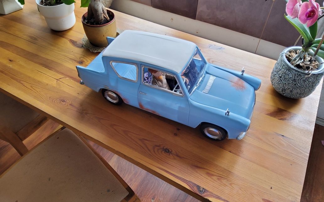 Lalka mattel harry potter auto figurka ford Anglia pojazd barbie
