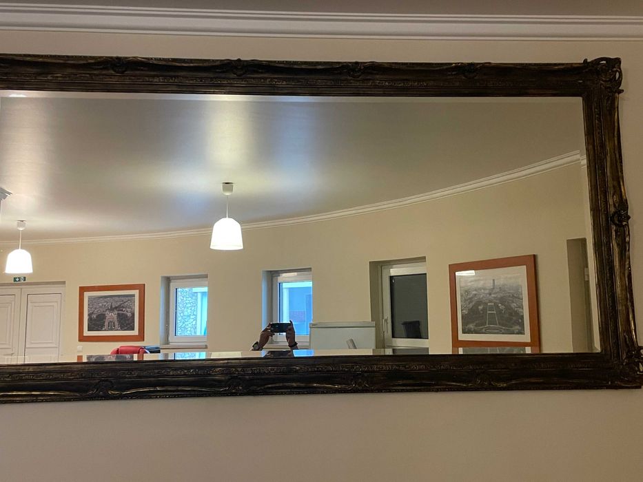 Espelho de Sala em Madeira Trabalhada com 13Cm de Perfil