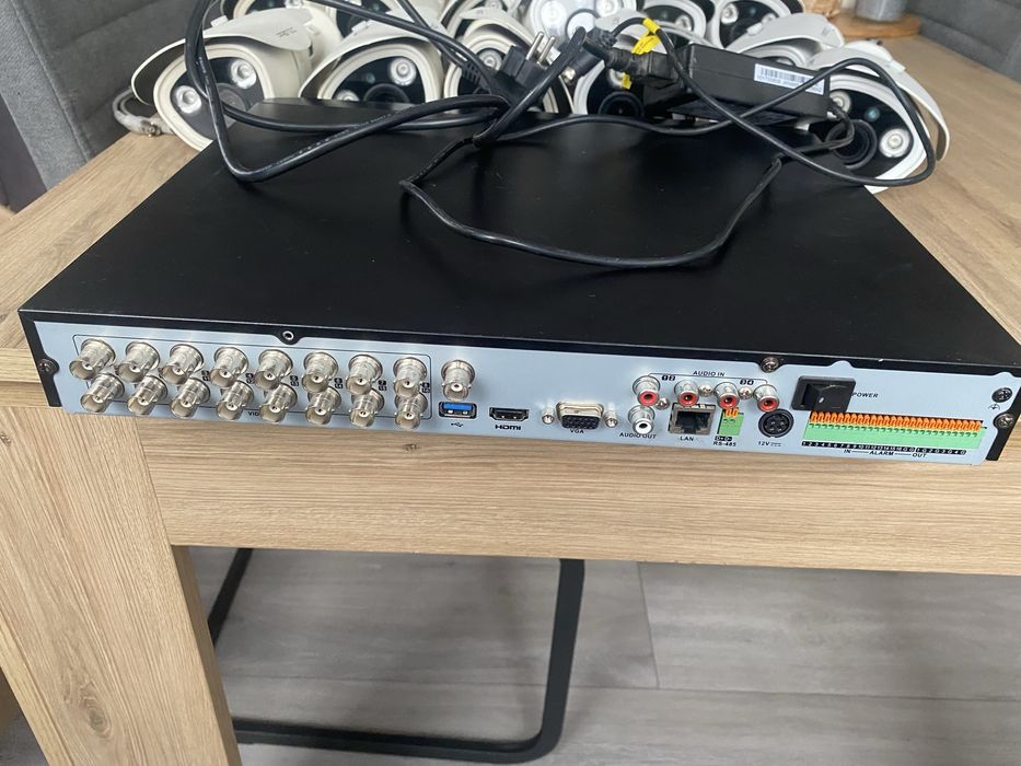 Kamery 13 szt z rejestratorem Hikvision