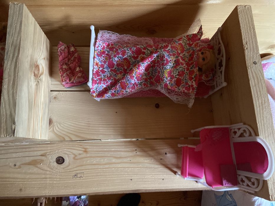 Duzy drewniany domek dla lalek barbie i malych