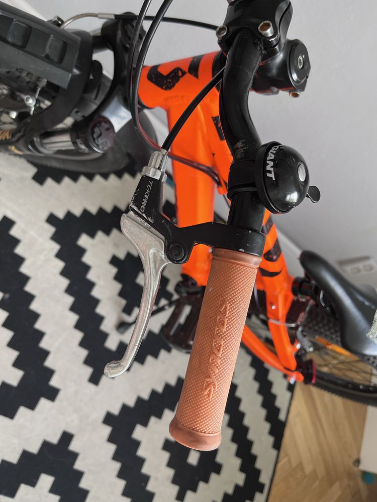 Rower Scott Voltage jr 20 neonowy pomarańcz - amortyzatory przednie