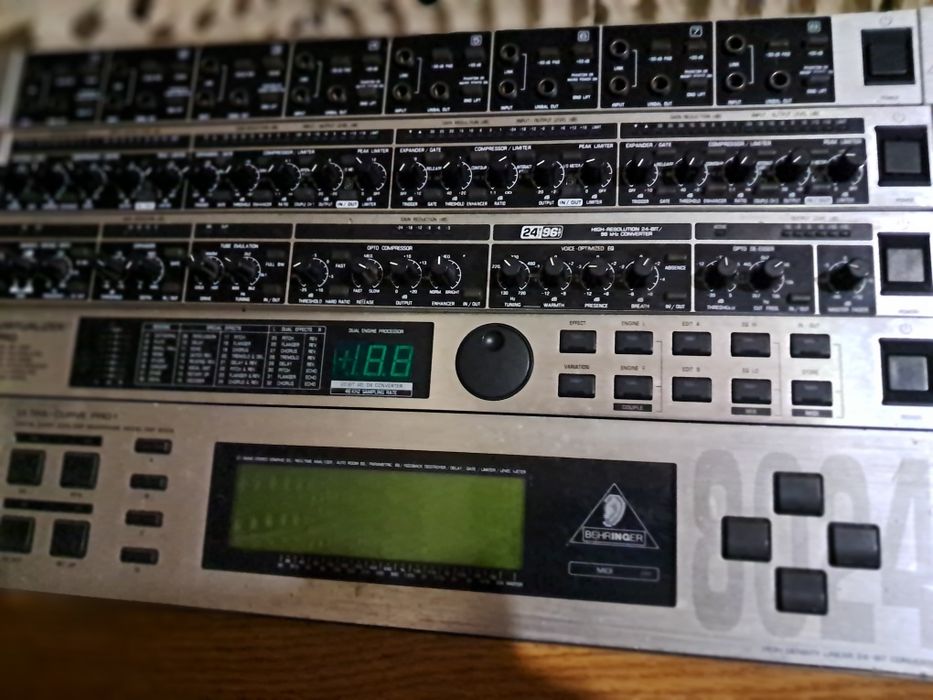 Processo de Sinal Behringer