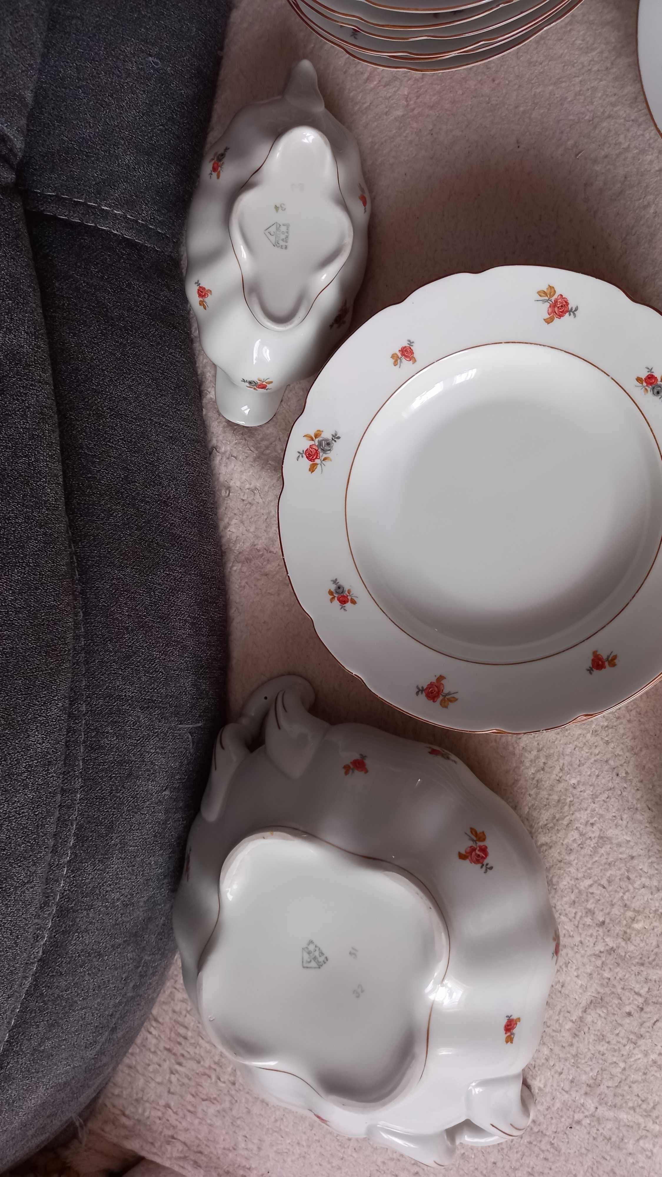 Piękny stary serwis obiadowy porcelana Ćmielów fason 520.