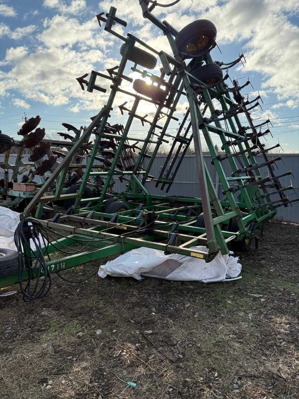 Культиватор John Deere 960