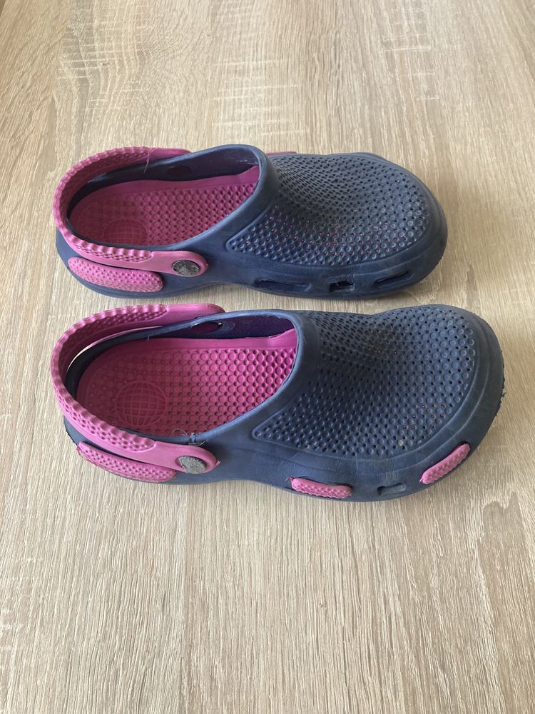 Klapki crocsy granatowe