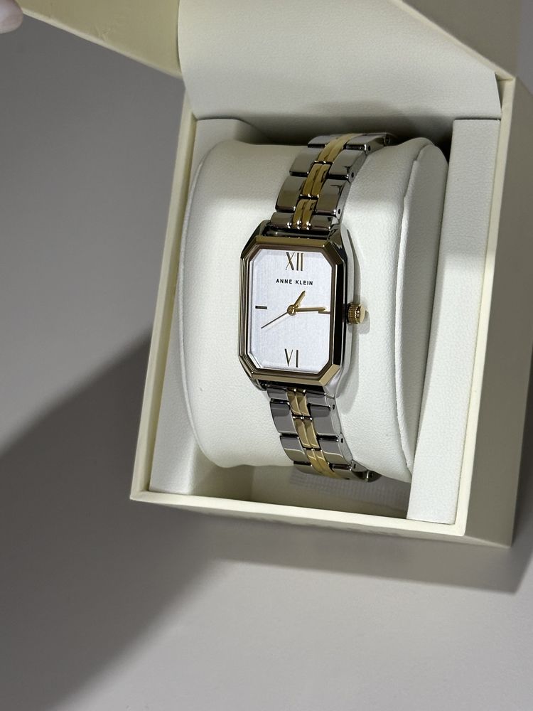 Anne Klein годинник