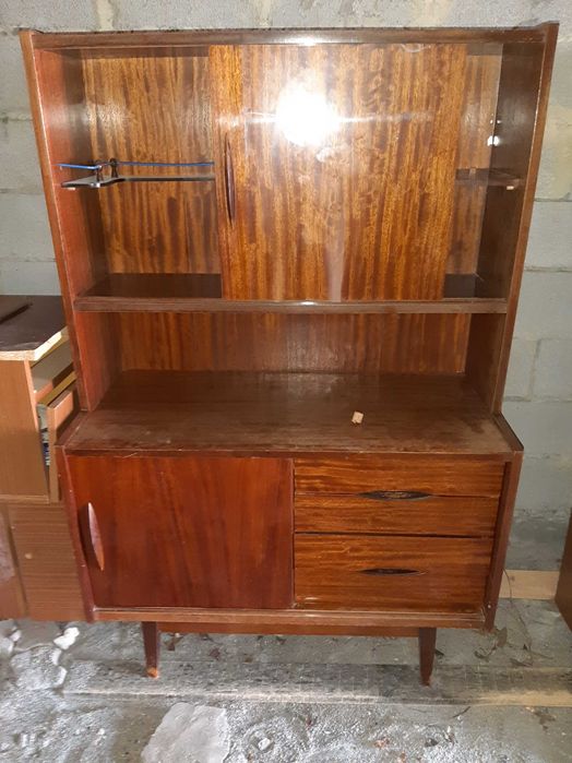 Продам Раритетный Старый сервант в отличном состоянии.