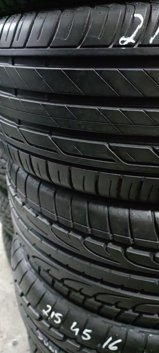 Pneus  215/45/16