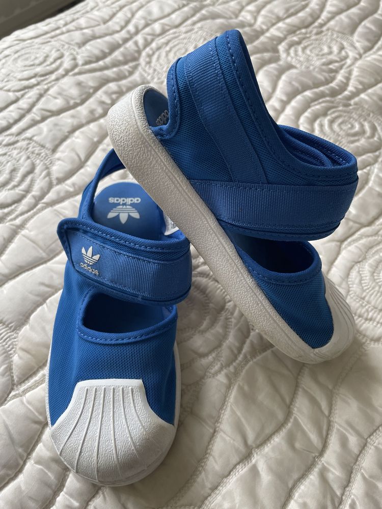 Sandałki Adidas Superstar 27