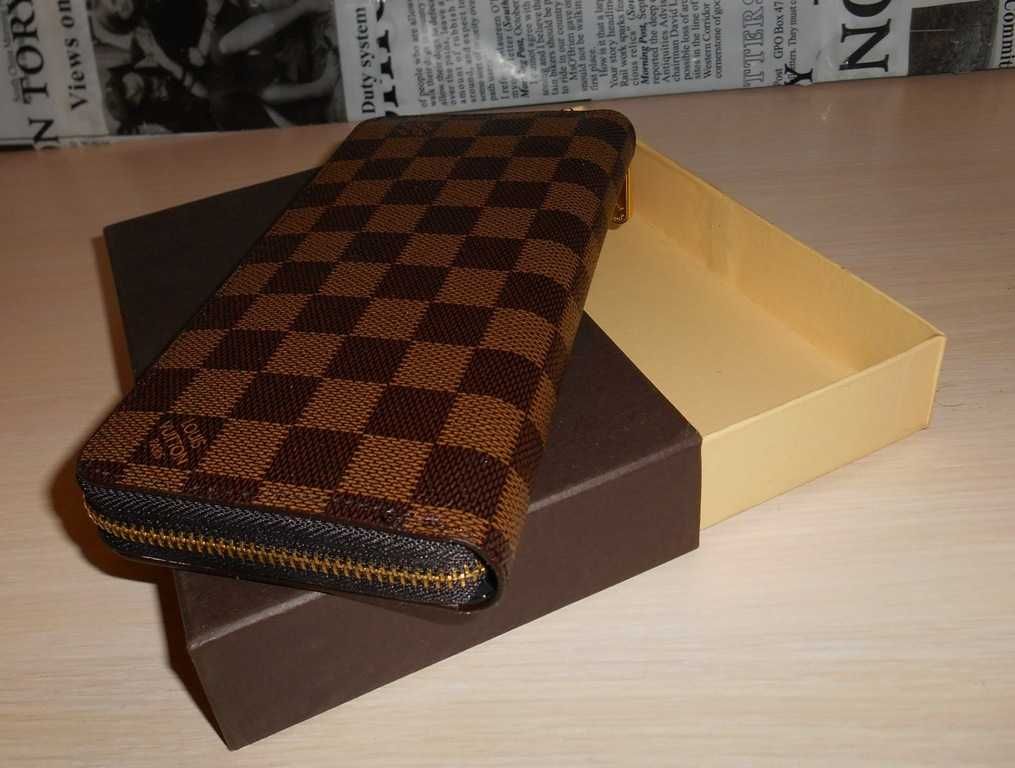 LOUIS VUITTON Zippy Portfel na present, skóra 54-21