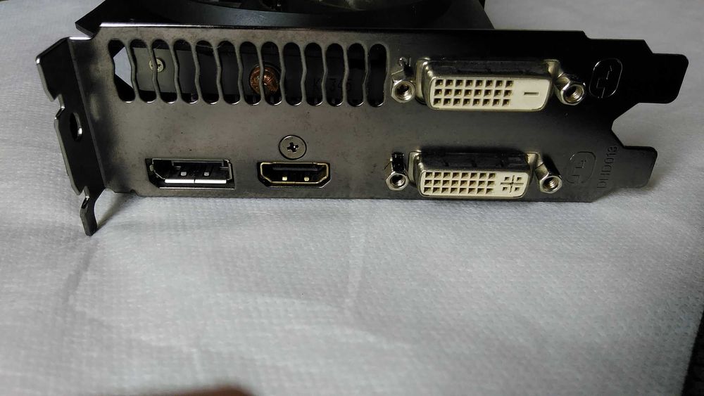 Відеокарта Gigabyte PCI-Ex Radeon R9 270X  256 Bit
