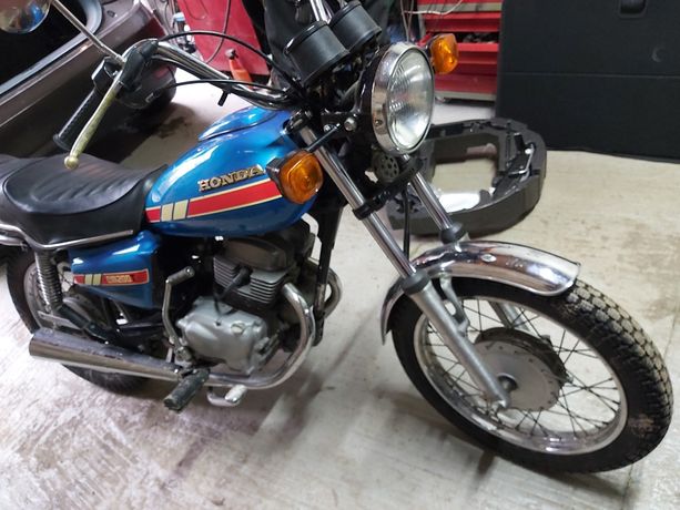 Honda CB 200 bardzo zadbana niski  przebieg