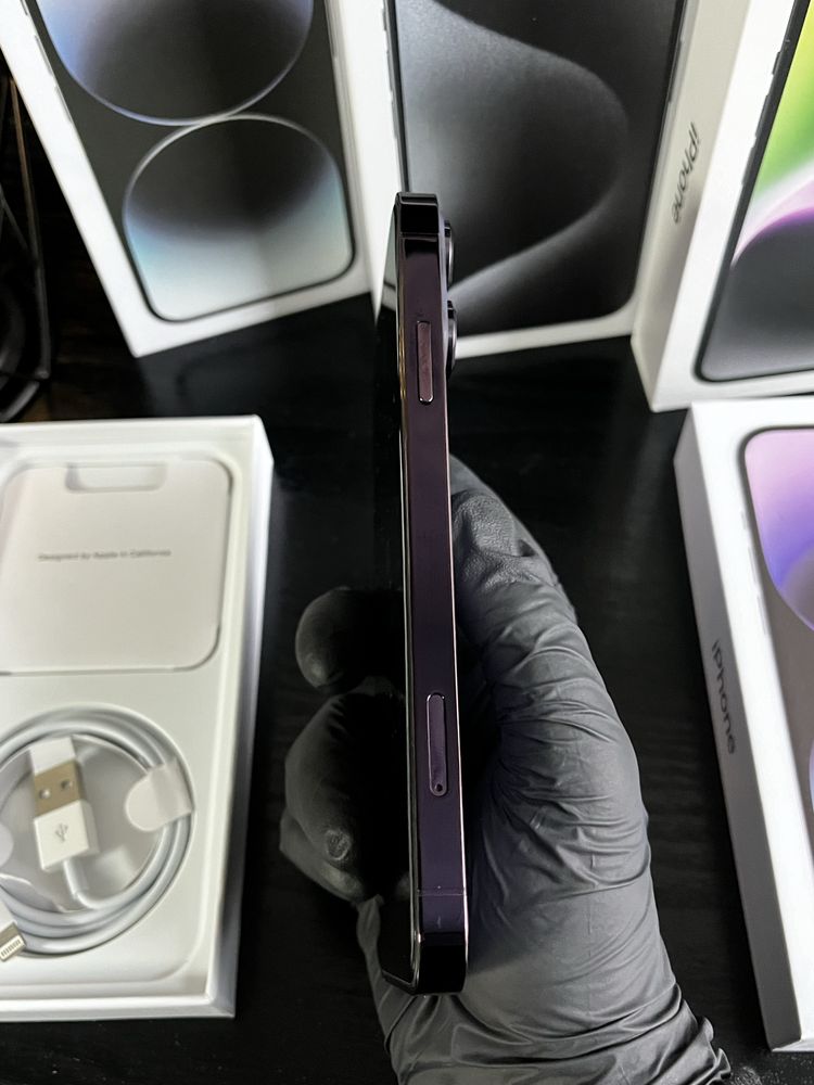 iPhone 14 Pro (Deep purple) 128GB iPhone XR в корпусі iPhone 13 Pro