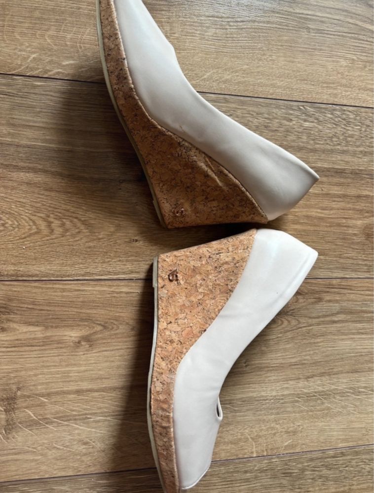 Buty na koturnie marka Vices