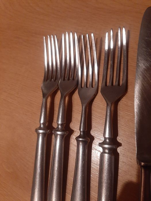 Sztućce zabytkowe - 4 widelce 1 nóż, cena za całość