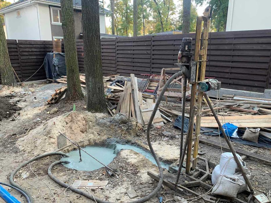 Буріння свердловин Барахти.  Монтаж. Ремонт. Бурение скважин