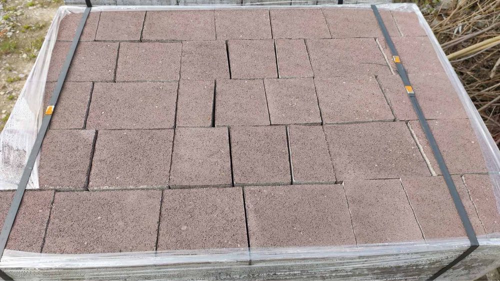 Бруківка римський камінь