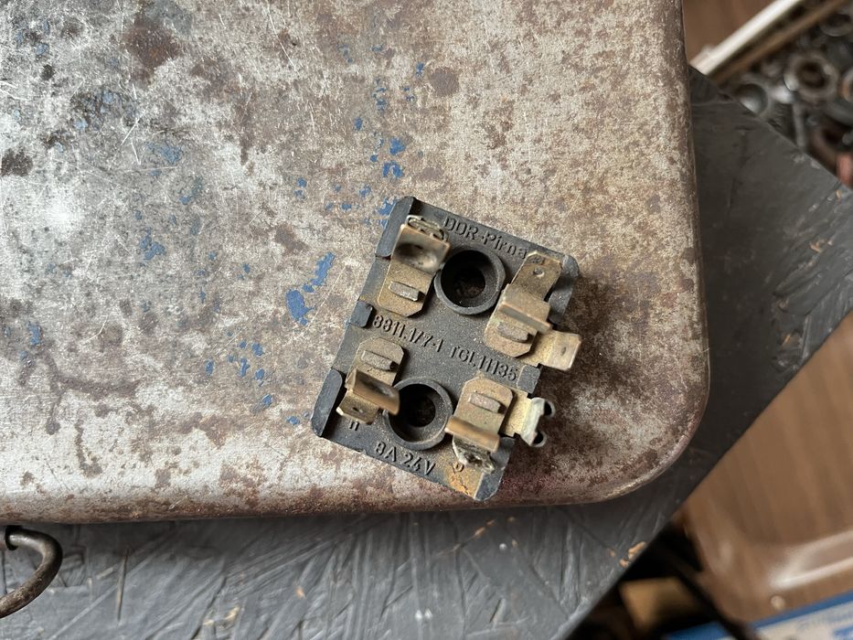 Simson S51 SR50 MZ ETZ puszka obudowa bezpiecznikow oryginal DDR