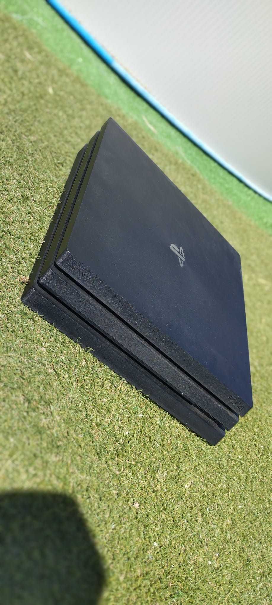 Vendo PS4 PRO 1Tb com pouco uso, e ainda umas ofertas..nao exites !!