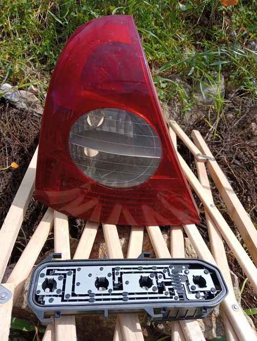 Farol traseiro esquerdo Renault 19 storea