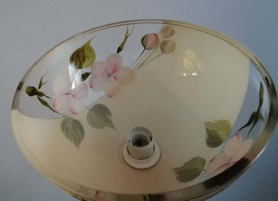 Lampa wisząca żyrandol zwis zdobiona kwiaty szklana do kuchni 60W