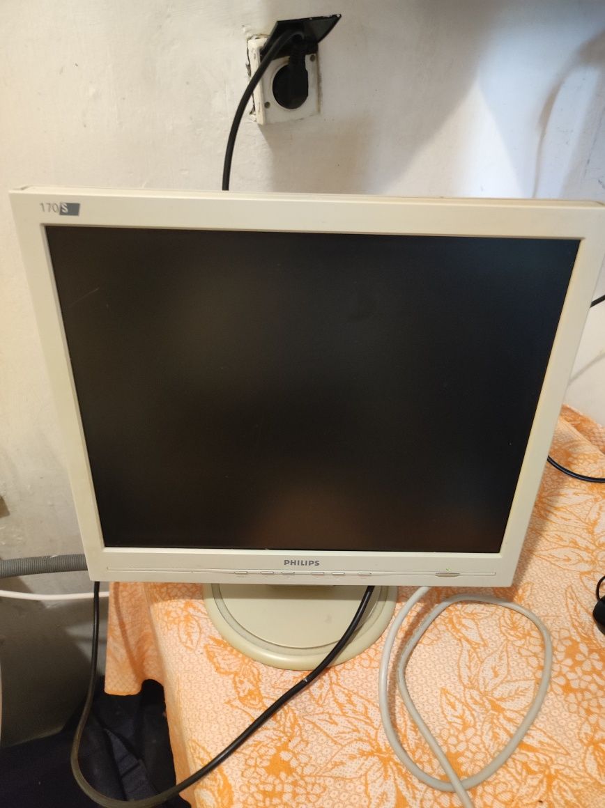 Dwa monitory Philips 170S do naprawy