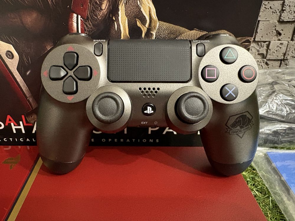 SONY PS4 limited MetalGear Solid NTSC J 100v